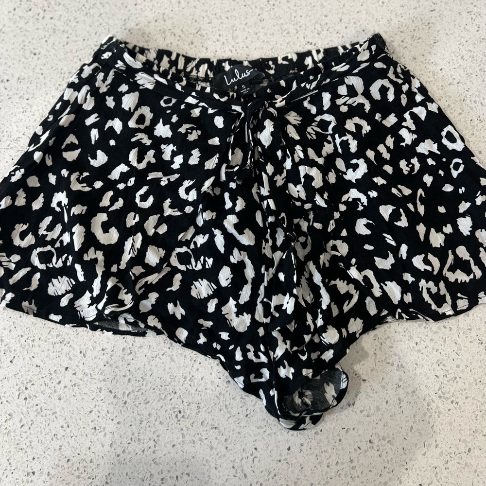 Lulus skort